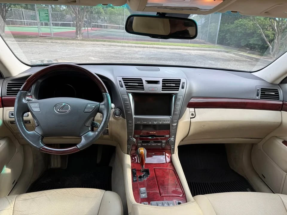 2007 Lexus LS 4th Gen - Image 13 of 13