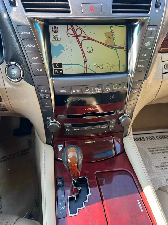 2007 Lexus LS 4th Gen - Image 14 of 18