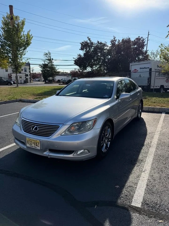 2007 Lexus LS 4th Gen - Image 2 of 20