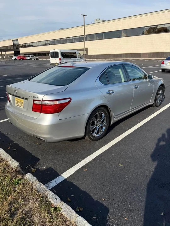 2007 Lexus LS 4th Gen - Image 4 of 20