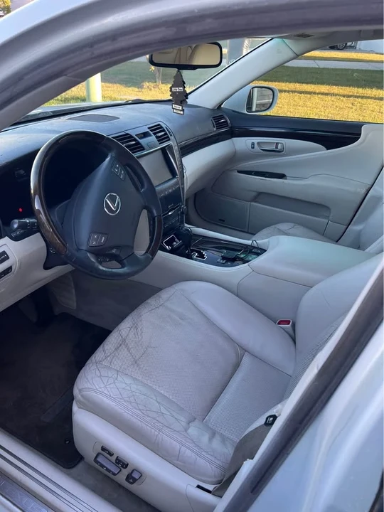 2007 Lexus LS 4th Gen - Image 5 of 7