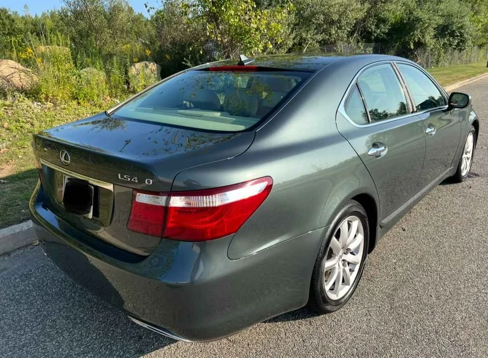 2007 Lexus LS 4th Gen - Image 9 of 18