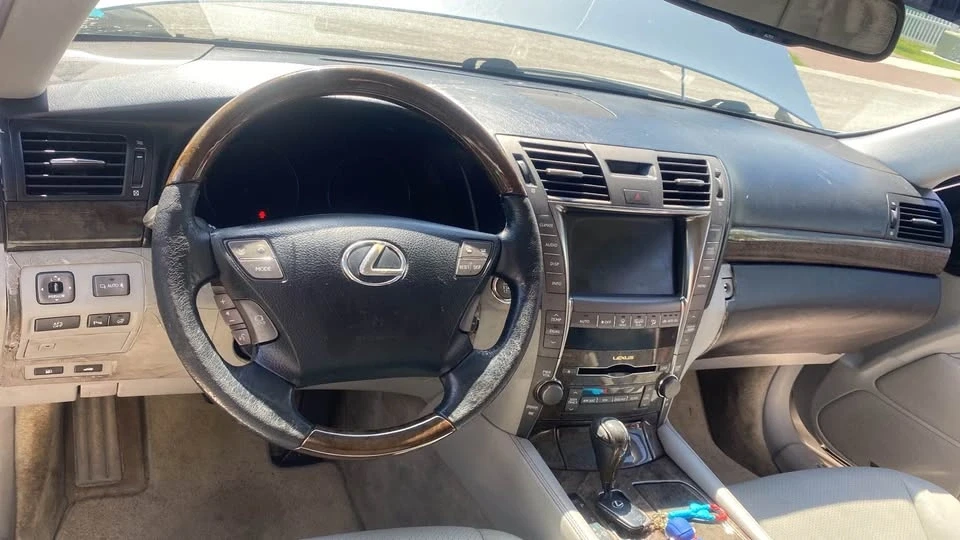 2007 Lexus LS 4th Gen - Image 5 of 5