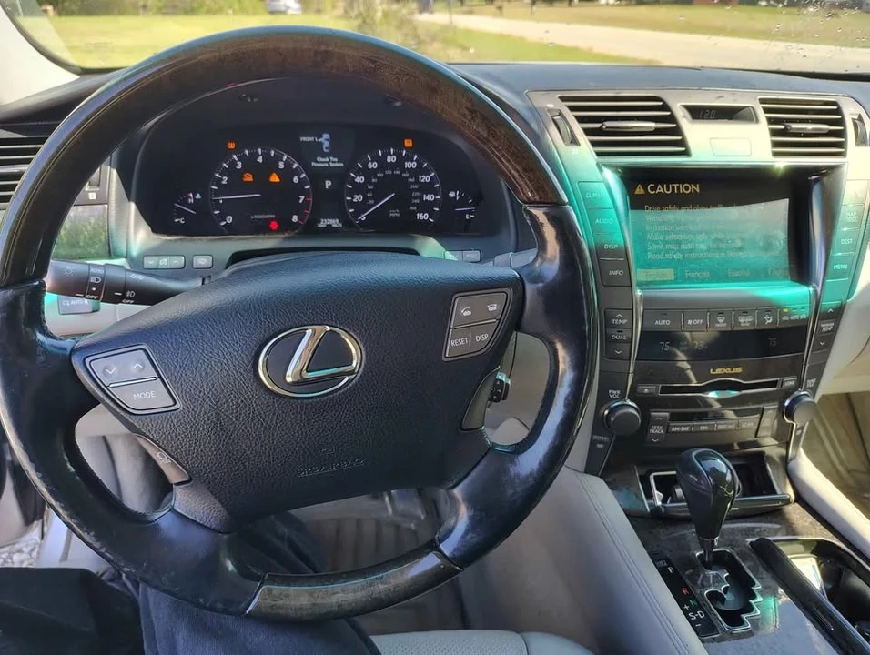 2007 Lexus LS 4th Gen - Image 8 of 11