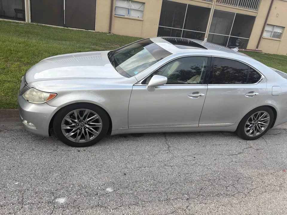 2007 Lexus LS 4th Gen - Image 2 of 5