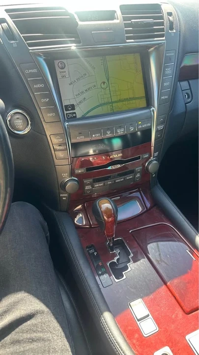 2007 Lexus LS 4th Gen - Image 9 of 9