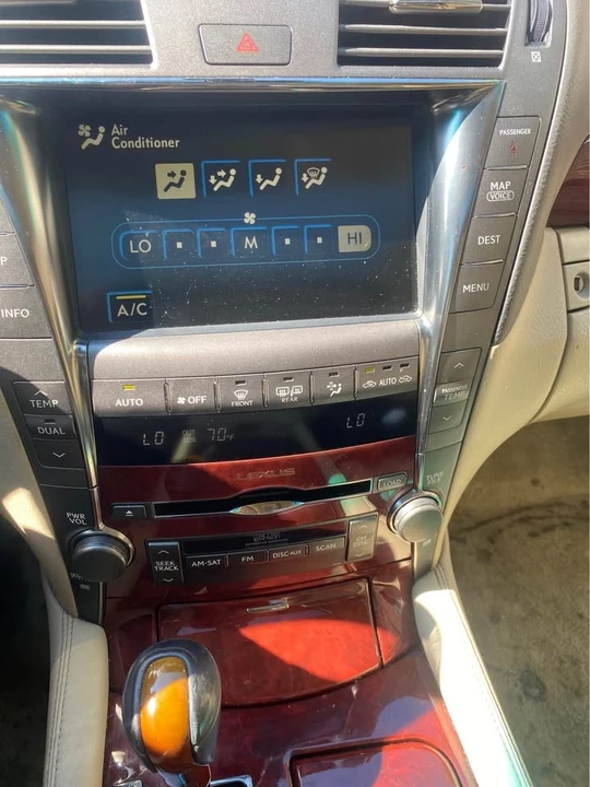 2007 Lexus LS 4th Gen - Image 19 of 20