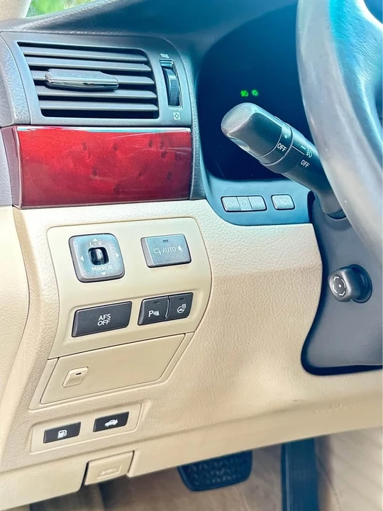 2007 Lexus LS 4th Gen - Image 17 of 20