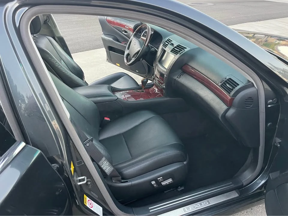 2007 Lexus LS 4th Gen - Image 8 of 9
