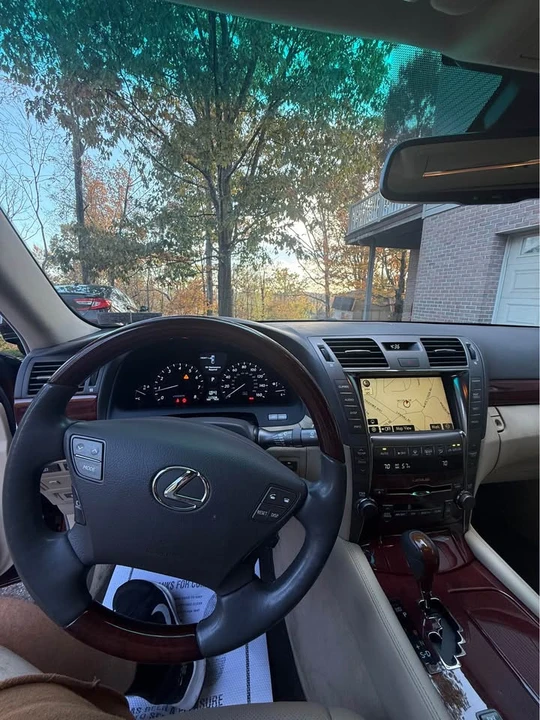 2007 Lexus LS 4th Gen - Image 13 of 19
