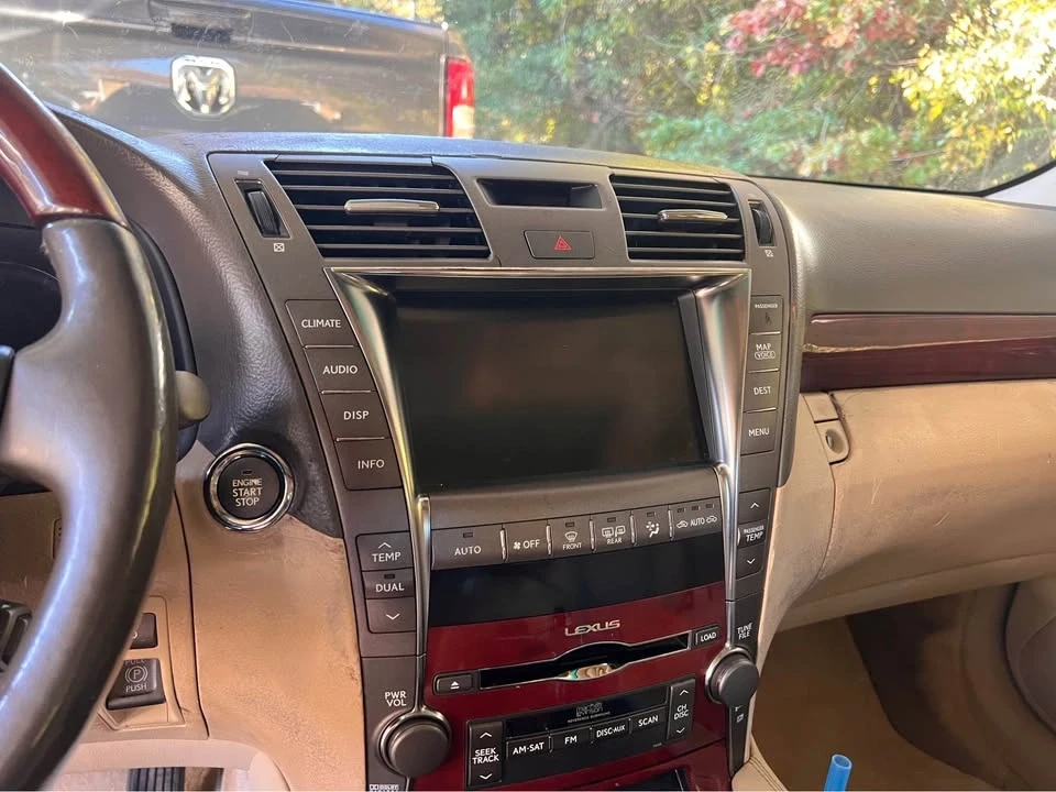 2007 Lexus LS 4th Gen - Image 4 of 10