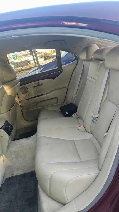 2007 Lexus LS 4th Gen - Image 5 of 10