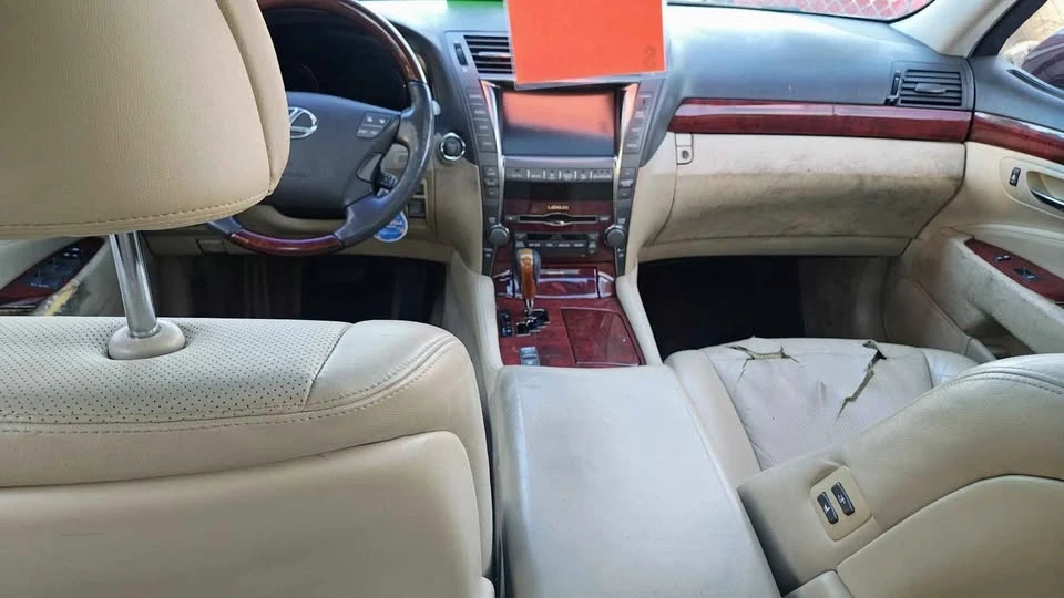 2007 Lexus LS 4th Gen - Image 8 of 10