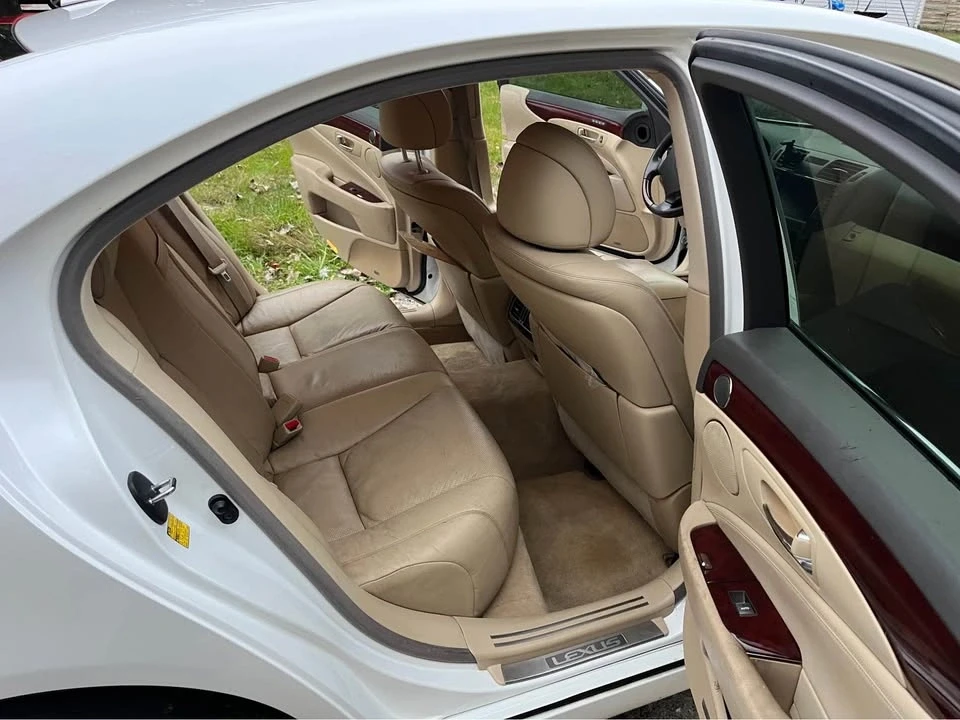 2007 Lexus LS 4th Gen - Image 13 of 16