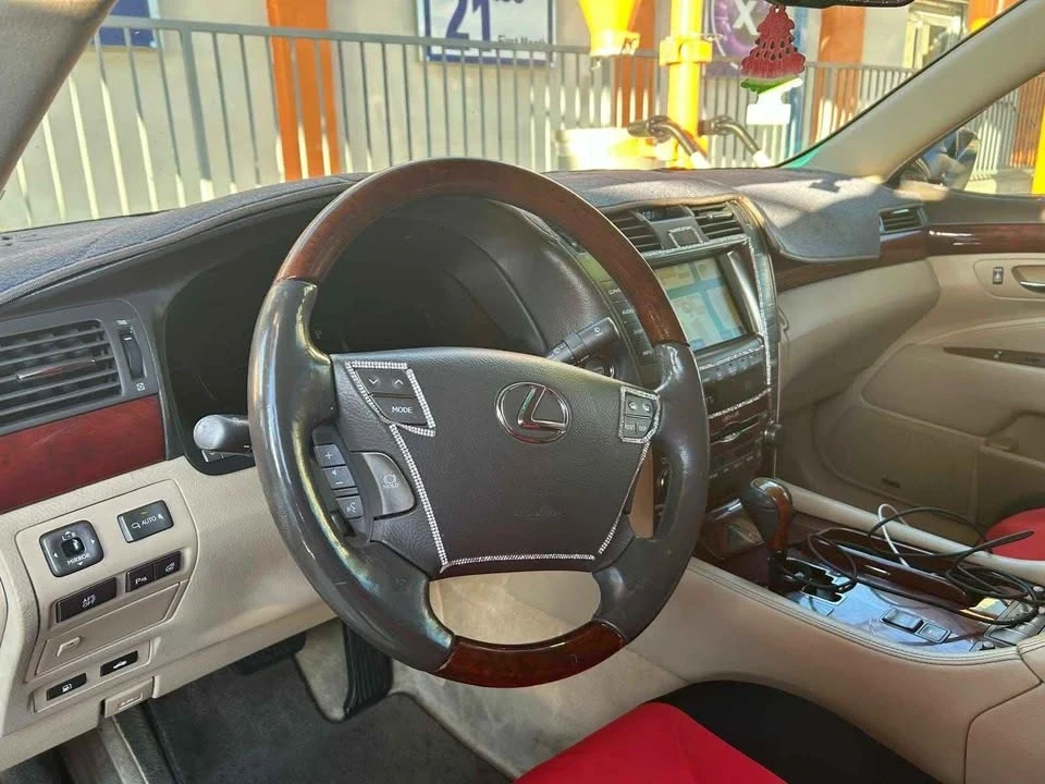 2007 Lexus LS 4th Gen - Image 9 of 13
