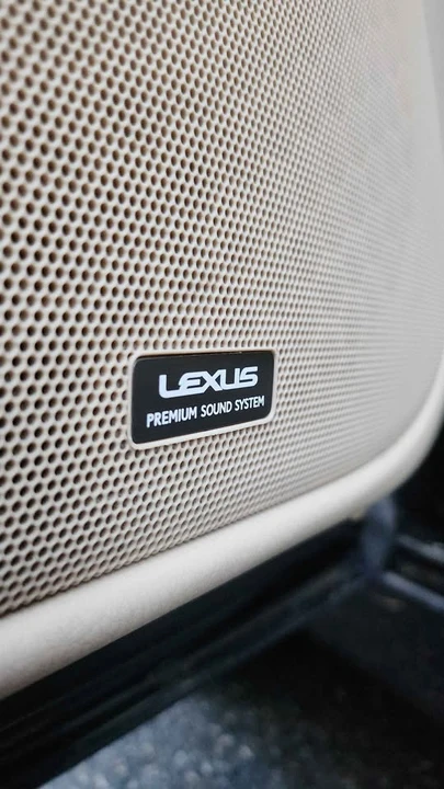 2007 Lexus LS 4th Gen - Image 10 of 16