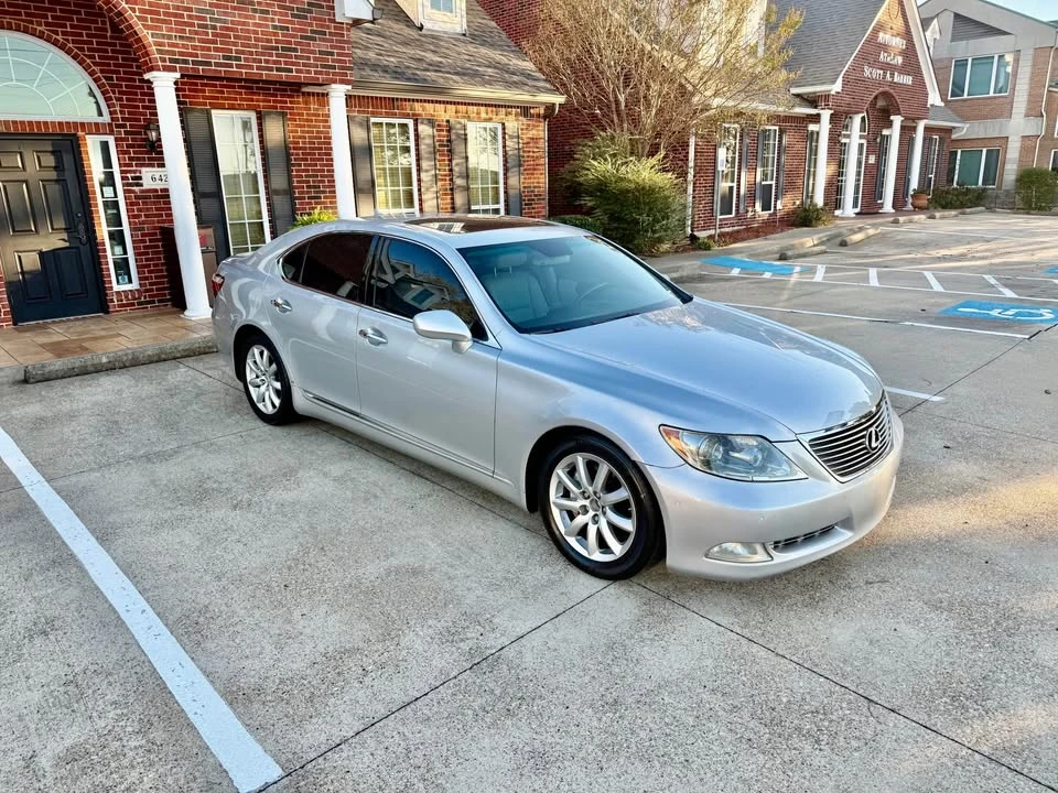 2007 Lexus LS 4th Gen - Image 13 of 17