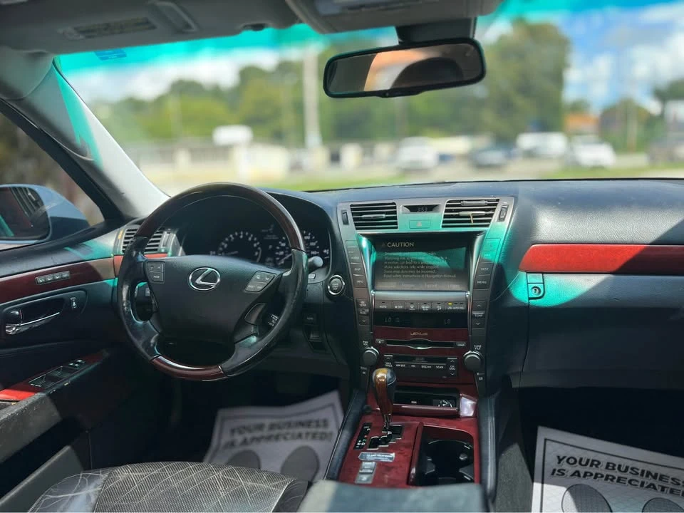 2007 Lexus LS 4th Gen - Image 13 of 14