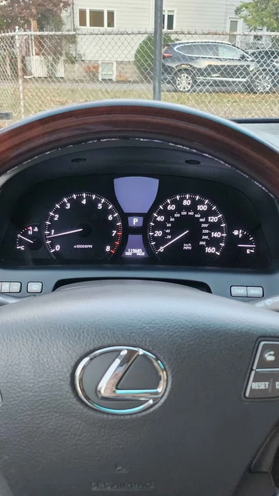 2007 Lexus LS 4th Gen - Image 13 of 16