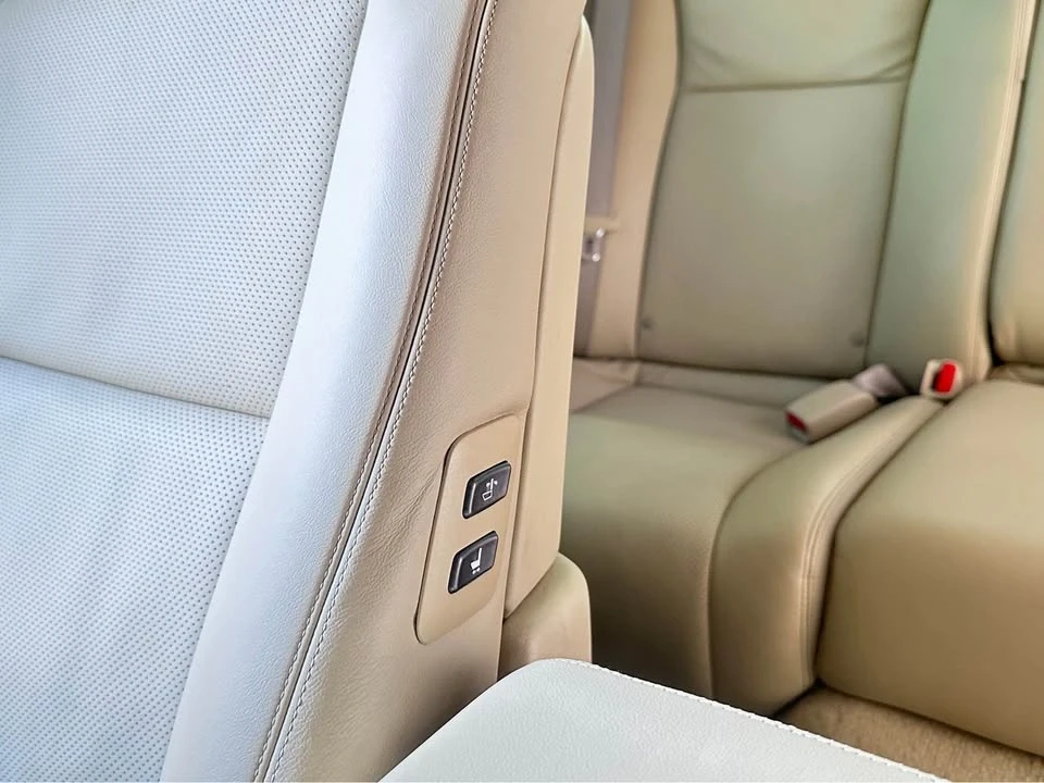 2007 Lexus LS 4th Gen - Image 11 of 20