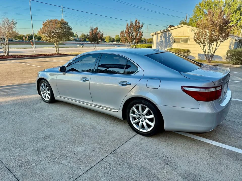 2007 Lexus LS 4th Gen - Image 11 of 17