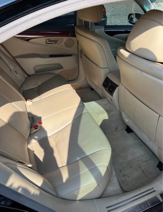2007 Lexus LS 4th Gen - Image 14 of 19
