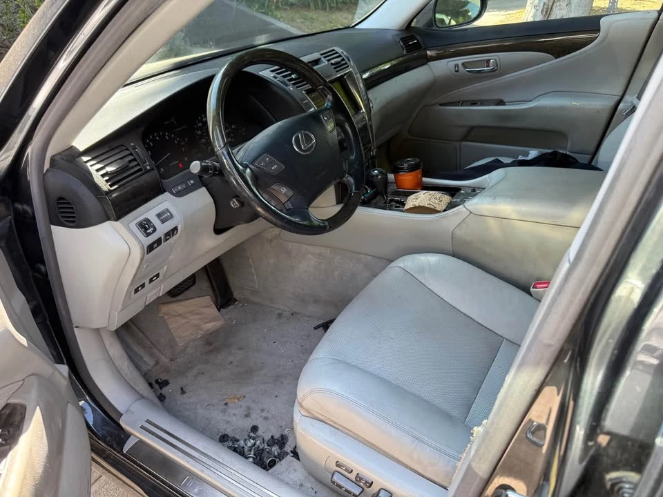2007 Lexus LS 4th Gen - Image 5 of 7