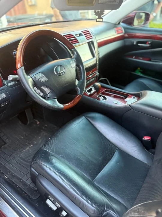 2007 Lexus LS 4th Gen - Image 2 of 12