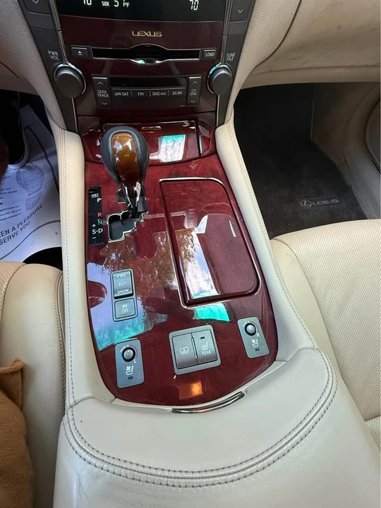 2007 Lexus LS 4th Gen - Image 15 of 19