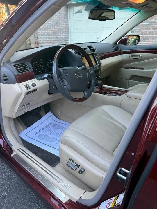 2007 Lexus LS 4th Gen - Image 10 of 19