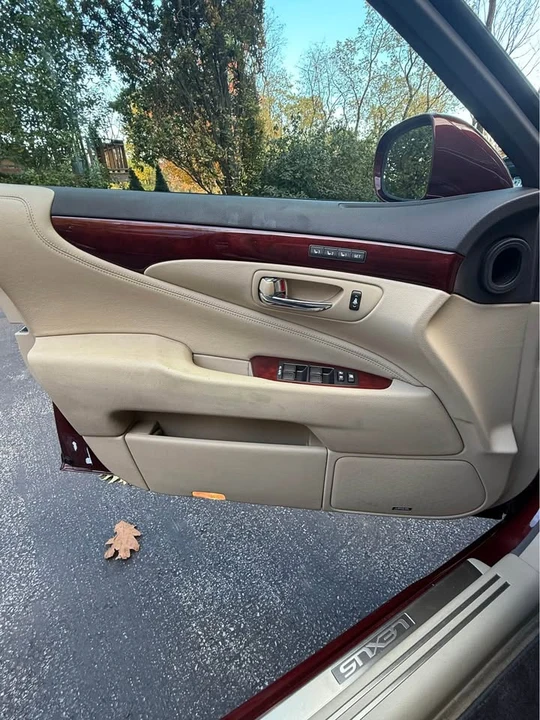 2007 Lexus LS 4th Gen - Image 16 of 19