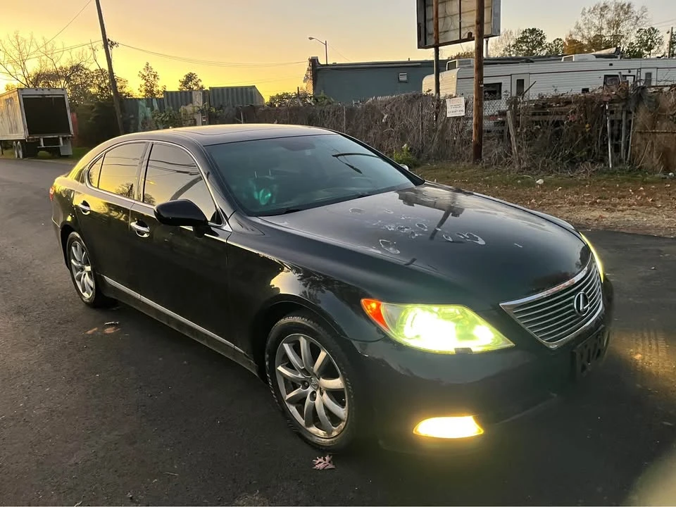 2007 Lexus LS 4th Gen - Image 5 of 8