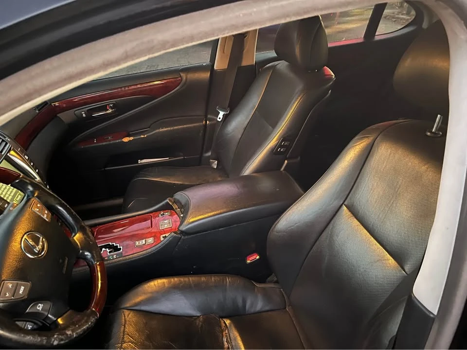 2007 Lexus LS 4th Gen - Image 7 of 8