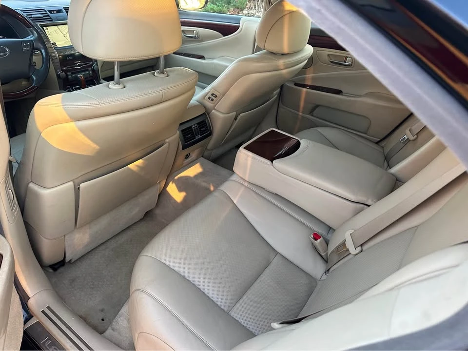 2007 Lexus LS 4th Gen - Image 10 of 17