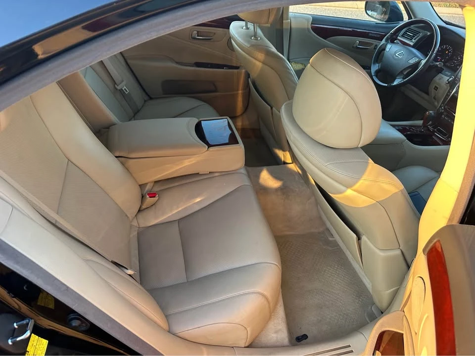 2007 Lexus LS 4th Gen - Image 13 of 17