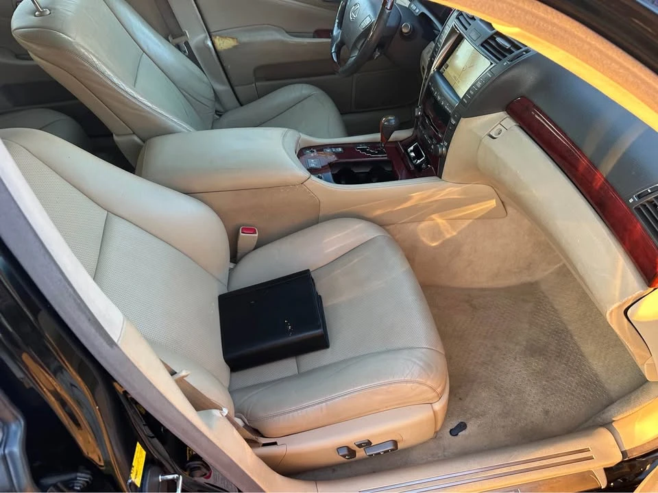 2007 Lexus LS 4th Gen - Image 14 of 17