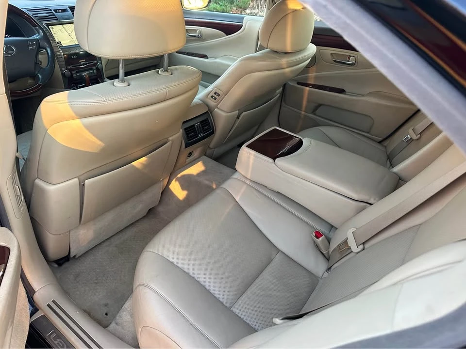 2007 Lexus LS 4th Gen - Image 11 of 17