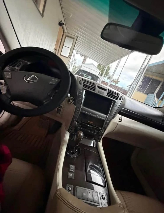 2007 Lexus LS 4th Gen - Image 2 of 7