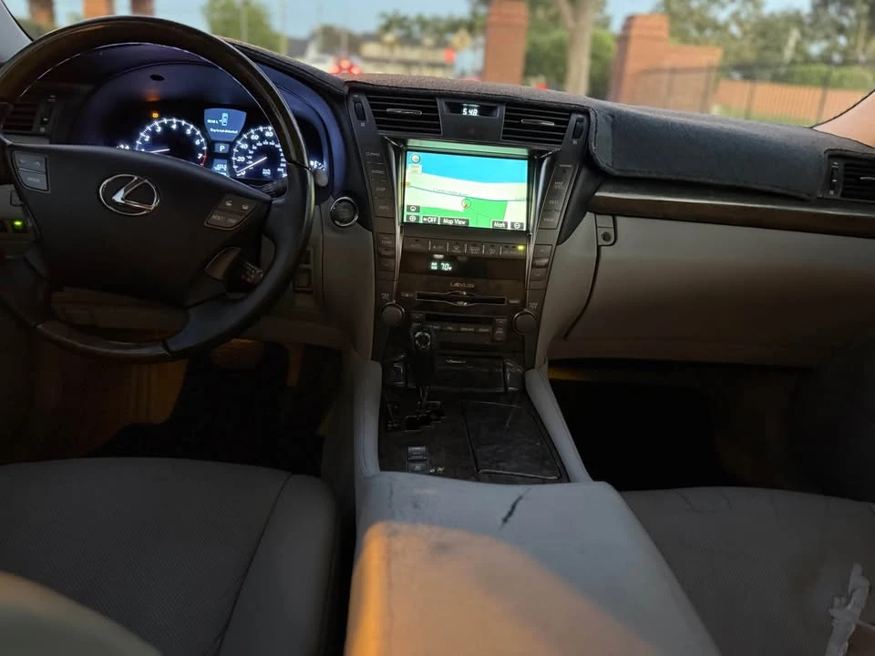 2007 Lexus LS 4th Gen - Image 12 of 17