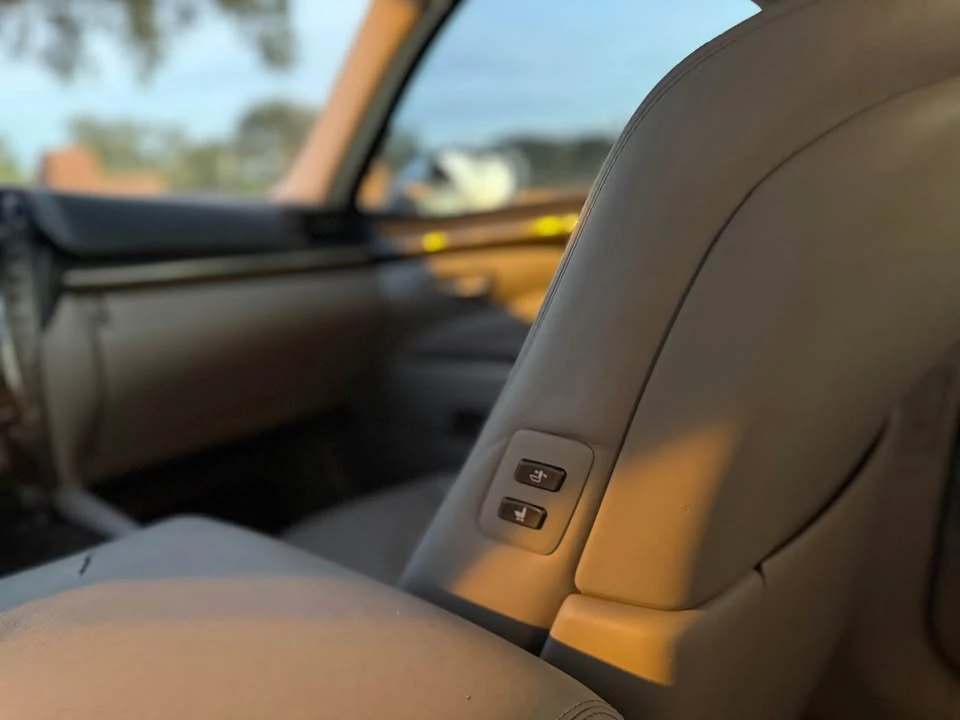 2007 Lexus LS 4th Gen - Image 14 of 17
