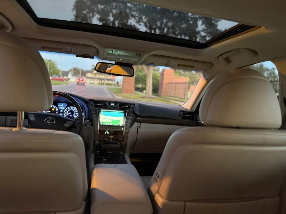 2007 Lexus LS 4th Gen - Image 15 of 17