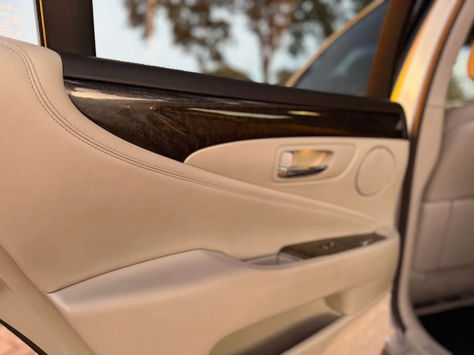 2007 Lexus LS 4th Gen - Image 16 of 17