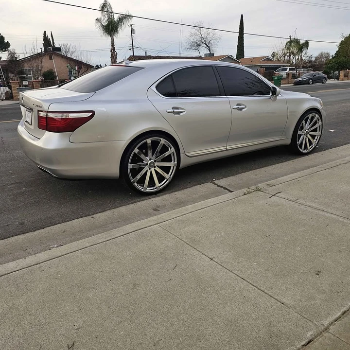 2007 Lexus LS 4th Gen - Image 4 of 8