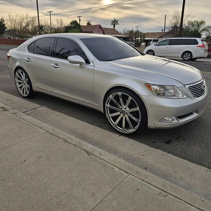 2007 Lexus LS 4th Gen - Image 3 of 8