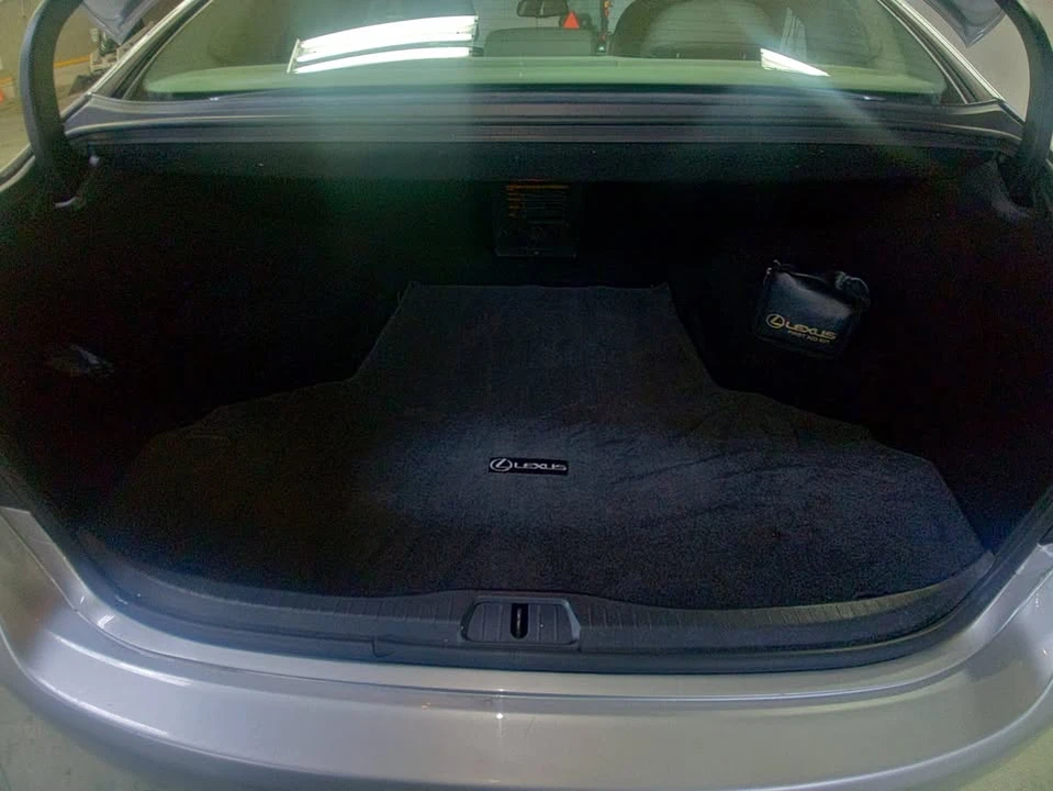 2007 Lexus LS 4th Gen - Image 17 of 18