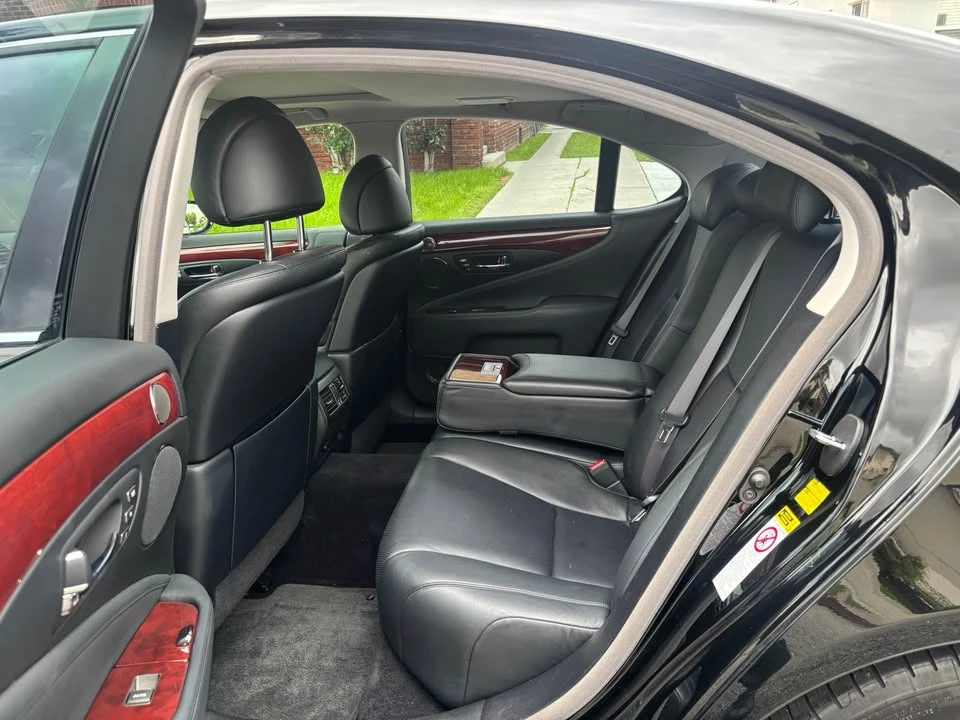 2007 Lexus LS 4th Gen - Image 11 of 12