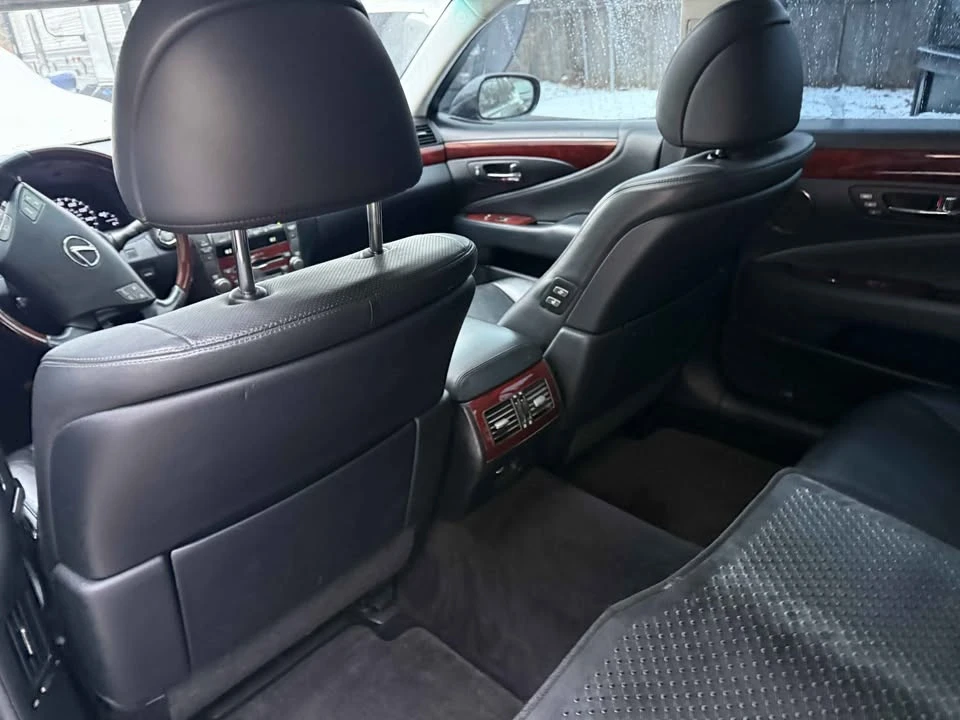 2007 Lexus LS 4th Gen - Image 11 of 14