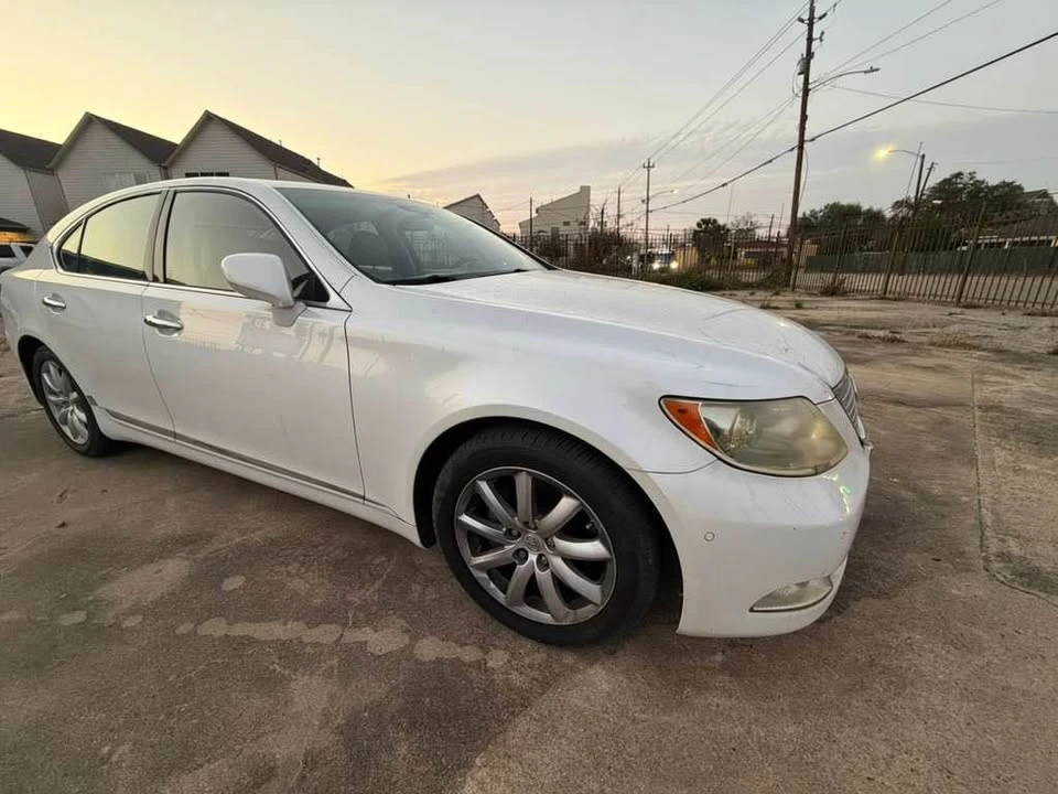 2007 Lexus LS 4th Gen - Image 11 of 12