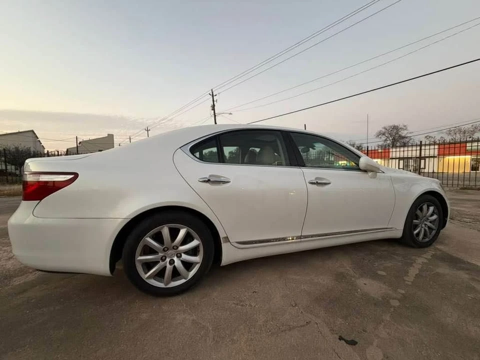 2007 Lexus LS 4th Gen - Image 10 of 12