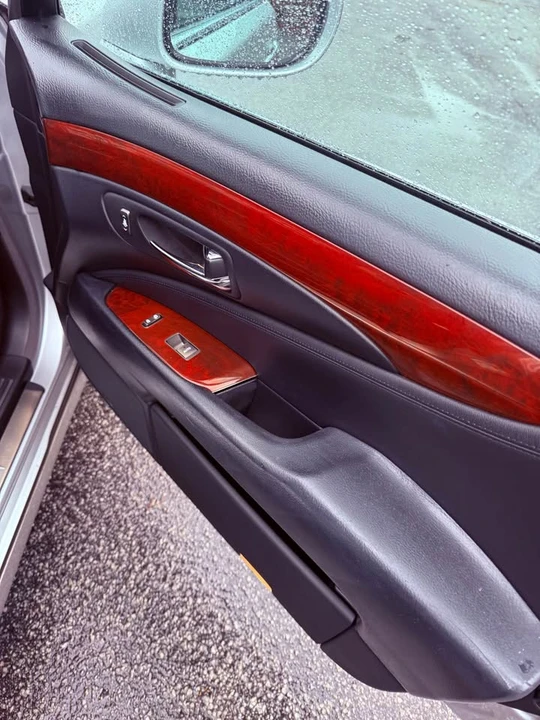 2007 Lexus LS 4th Gen - Image 13 of 17